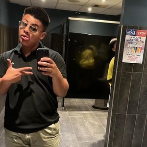 Meet your Posher, Carlos